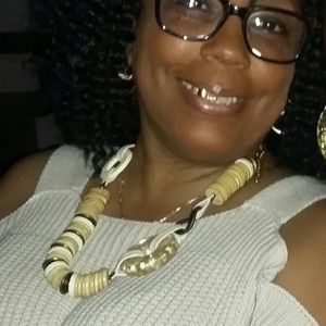 Meet your Posher, Beverly